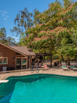 Rocktop Lodge